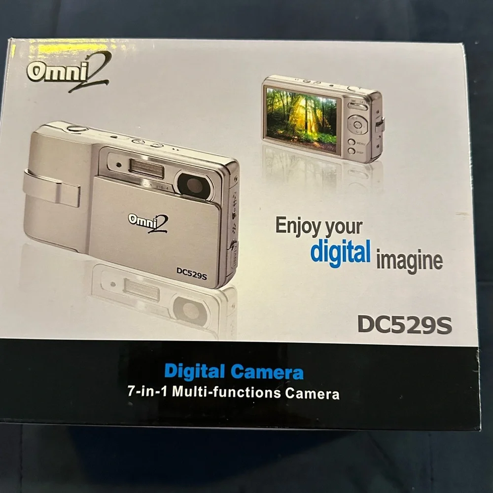 NIB DC529S Silver Digital Camera - Picture 1 of 7